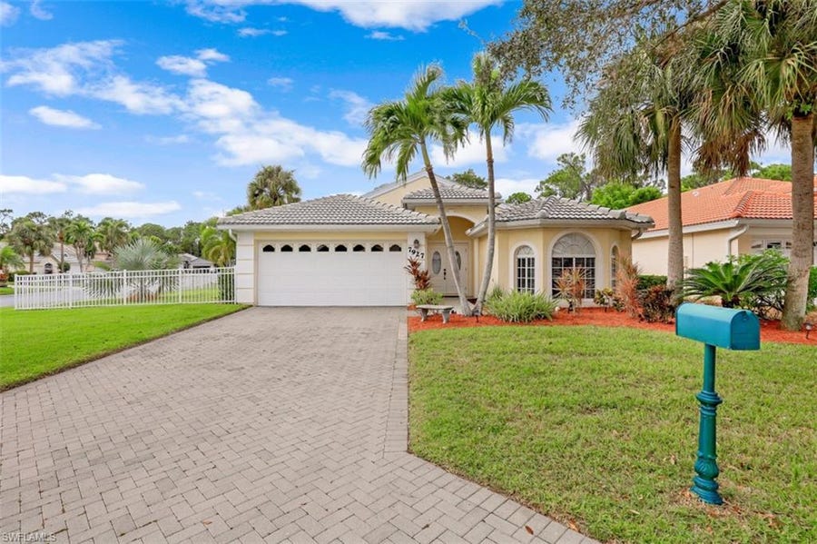 Property photo for 7927 Wexford Dr, Naples, FL