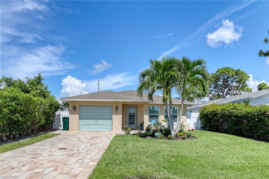 Property photo for 689 97th Ave N, Naples, FL